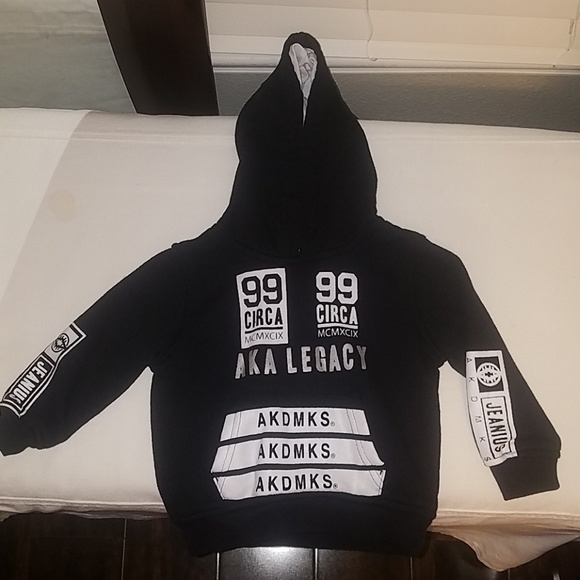 akademiks sweater